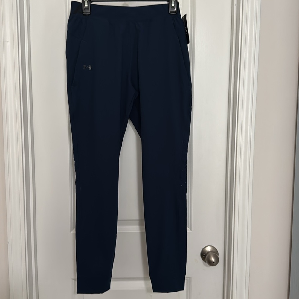 Under Armour women woven pants